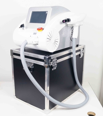 Van de de Lasertatoegering van Nd Yag Q Geschakelde de Verwijderingsmachine 1064nm 532nm 1320nm